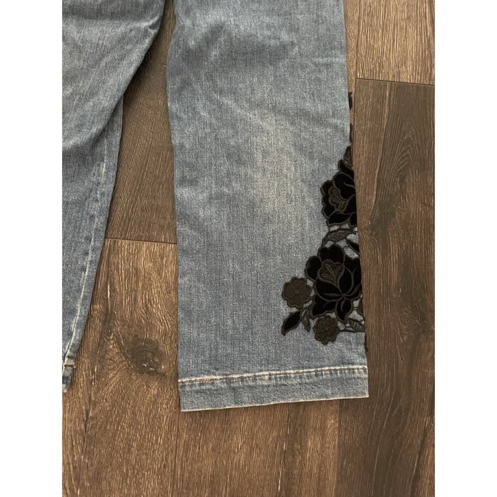 7 For All Mankind Jeans Womens 28 Medium Wash Cropped Alexa Embroidered Flowers - Picture 14 of 16